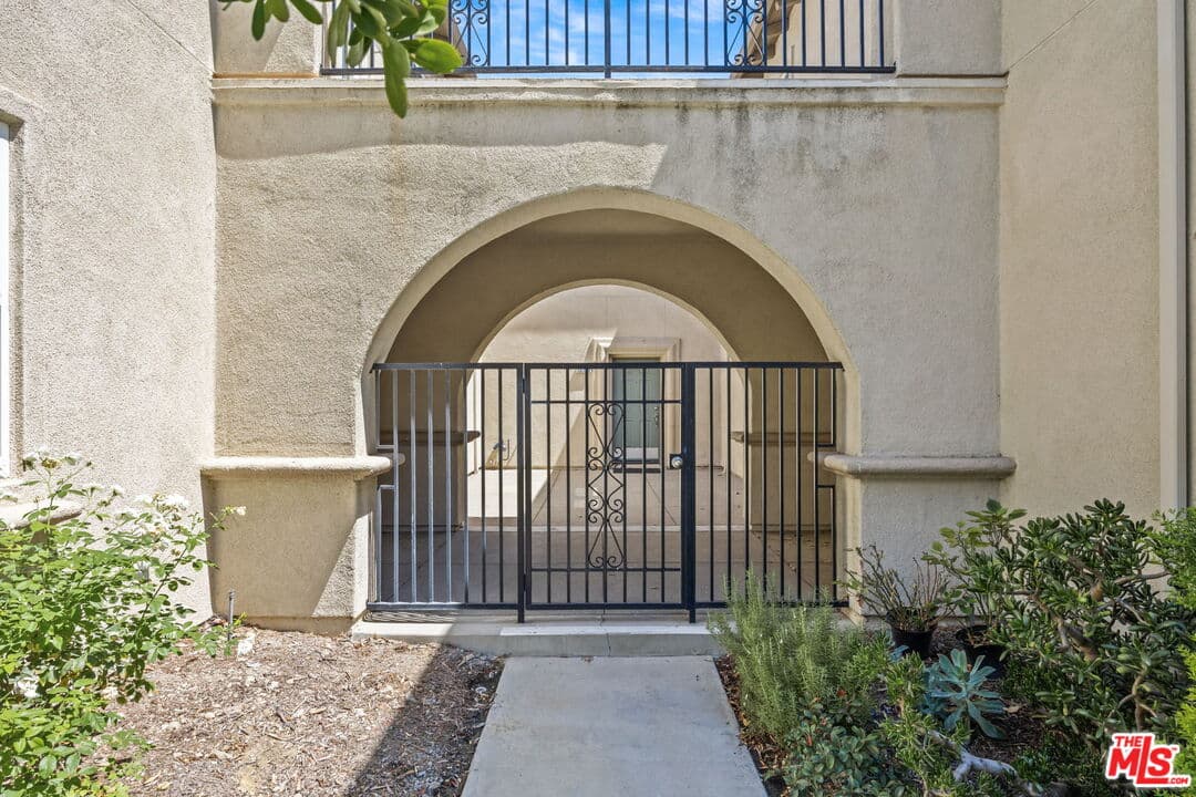 3 bd, 2 ba Townhouse in Chino, CA — $3,500/mo — photo 2