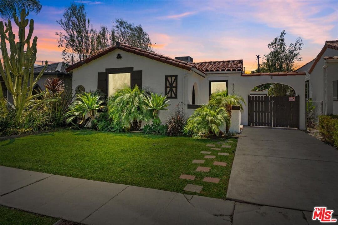 2BR House in Los Angeles β $5,500/mo