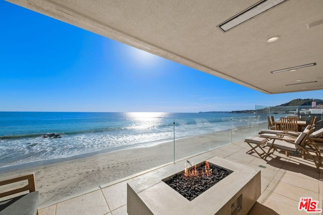 4 bd, 5 ba House in Malibu, CA — $40,000/mo — photo 2