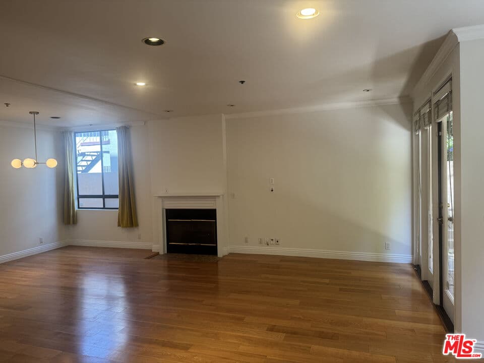 2 bd, 3 ba Condo in Los Angeles, CA — $4,650/mo — photo 1
