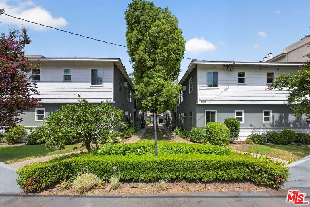 2 bd, 1 ba Apartment in Los Angeles, CA — $2,600/mo — photo 2