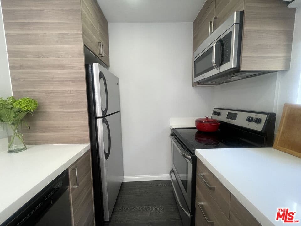 1 bd, 1 ba Condo in Los Angeles, CA — $2,650/mo — photo 1