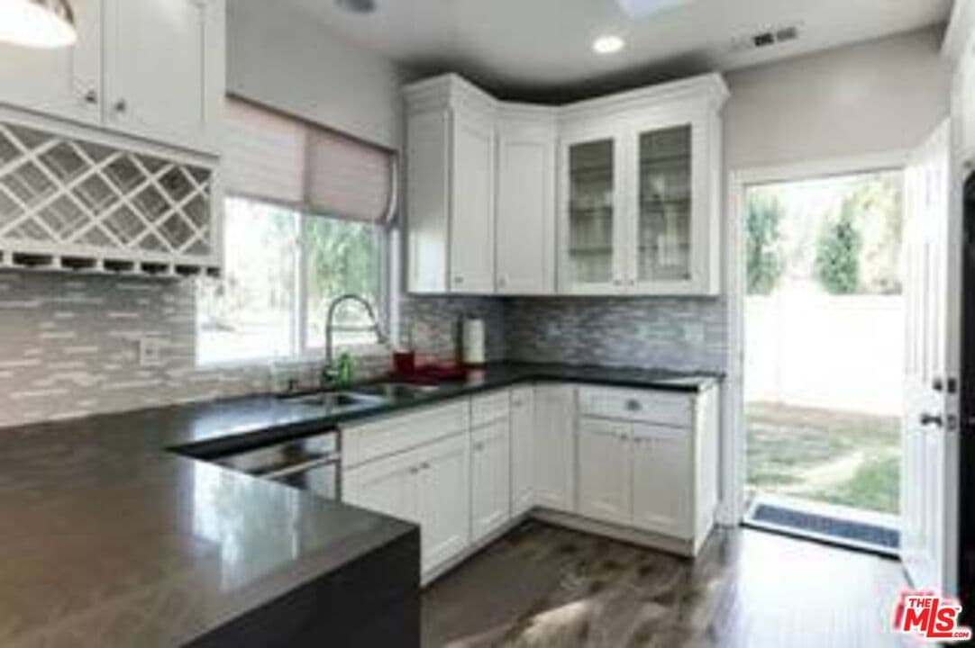 3 bd, 2 ba House in Van Nuys, CA — $4,495/mo — photo 1