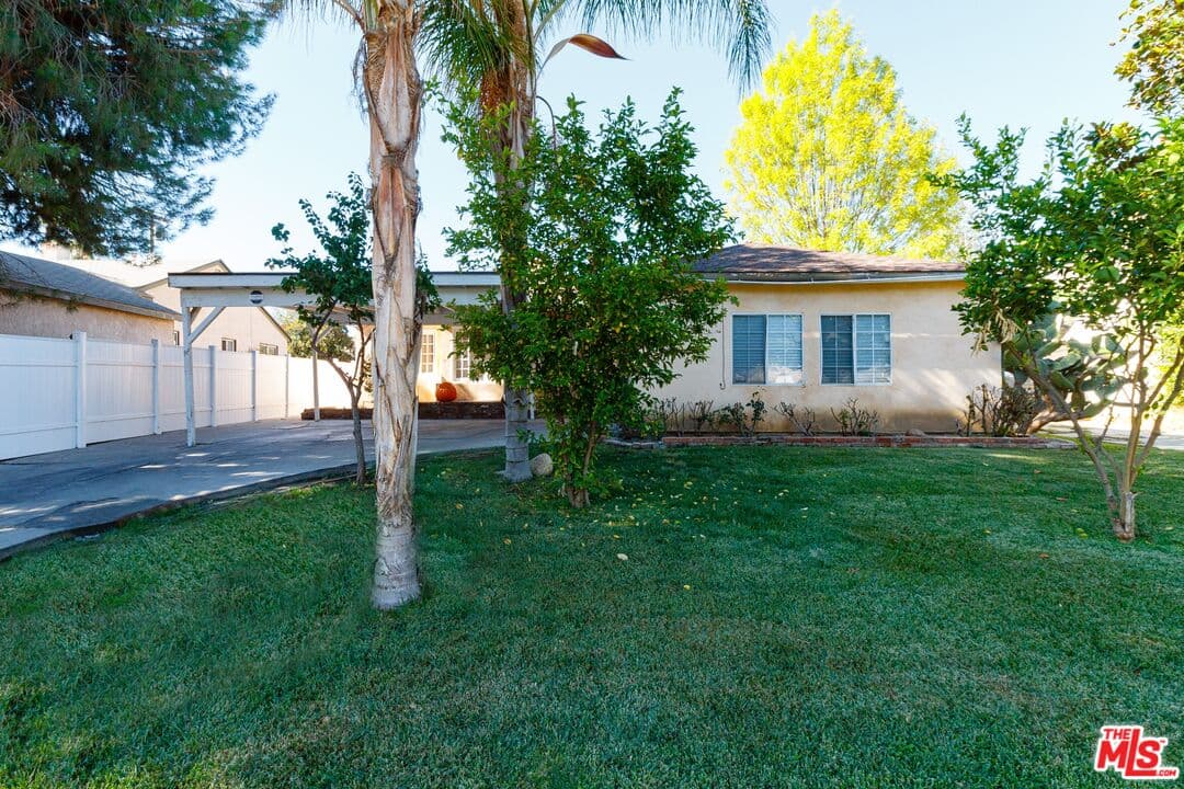 6 bd, 3 ba House in Reseda, CA — $5,495/mo — photo 2