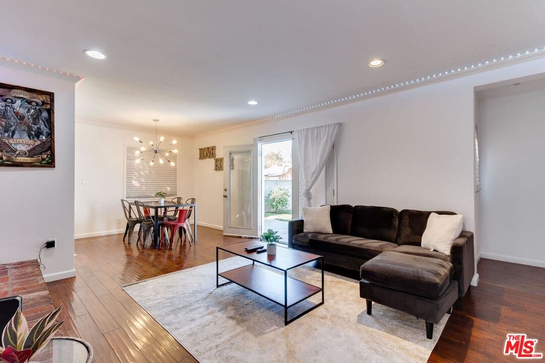 4 bd, 3 ba House in Reseda, CA — $4,395/mo — photo 1