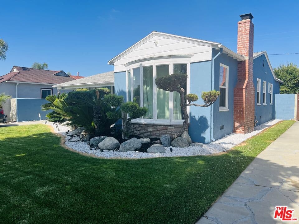 3 bd, 2 ba House in Los Angeles, CA — $4,625/mo — photo 2