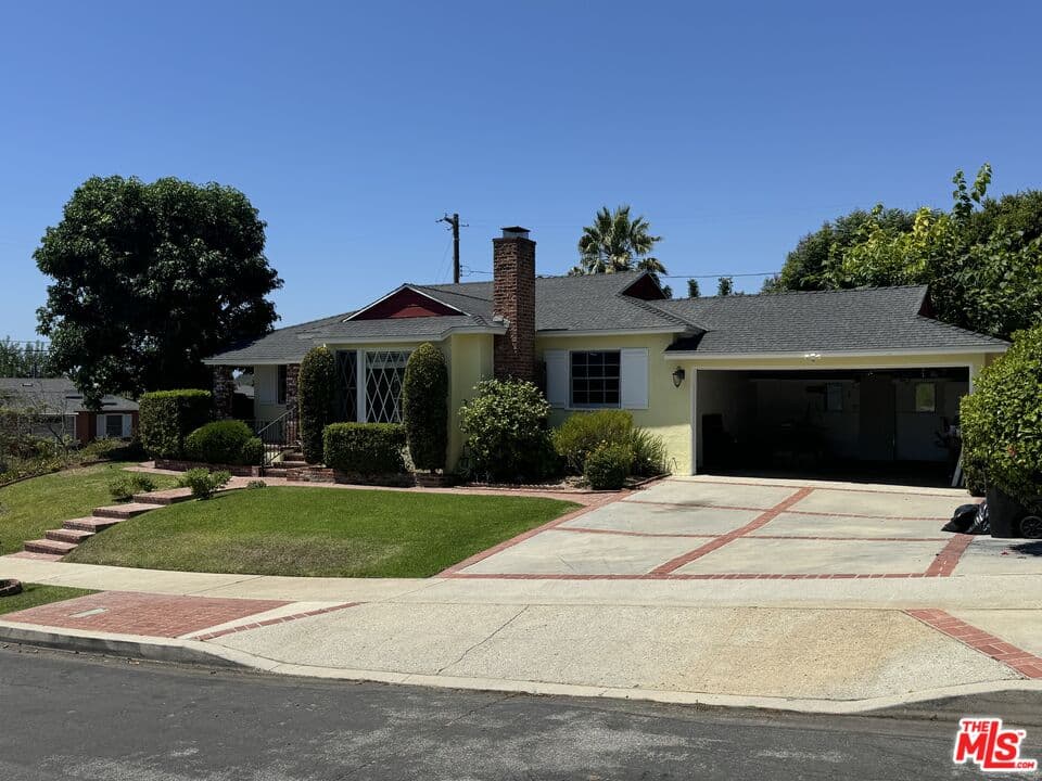 3 bd, 2 ba House in Los Angeles, CA — $7,750/mo — photo 2