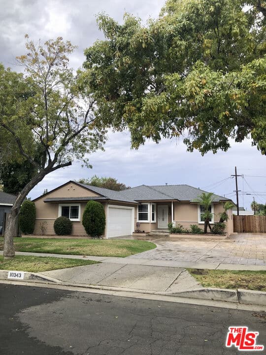 3 bd, 2 ba House in Los Angeles, CA — $4,000/mo — photo 2