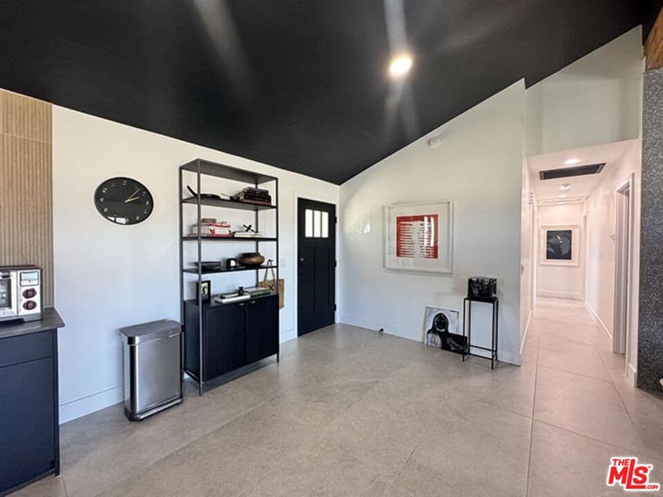 3 bd, 2 ba House in Joshua Tree, CA — $3,750/mo — photo 2