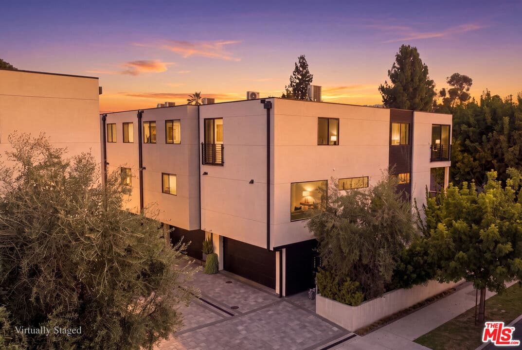 3 bd, 4 ba Townhouse in Studio City, CA — $7,500/mo — photo 1