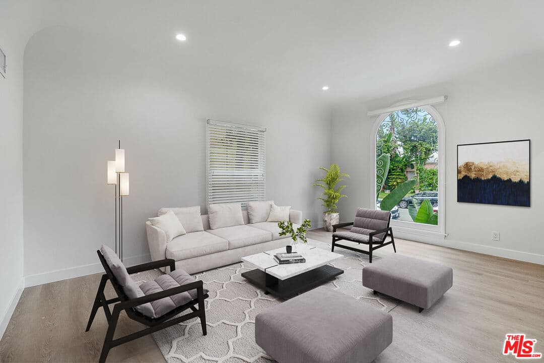 2 bd, 1 ba Apartment in Beverly Hills, CA — $4,195/mo — photo 1