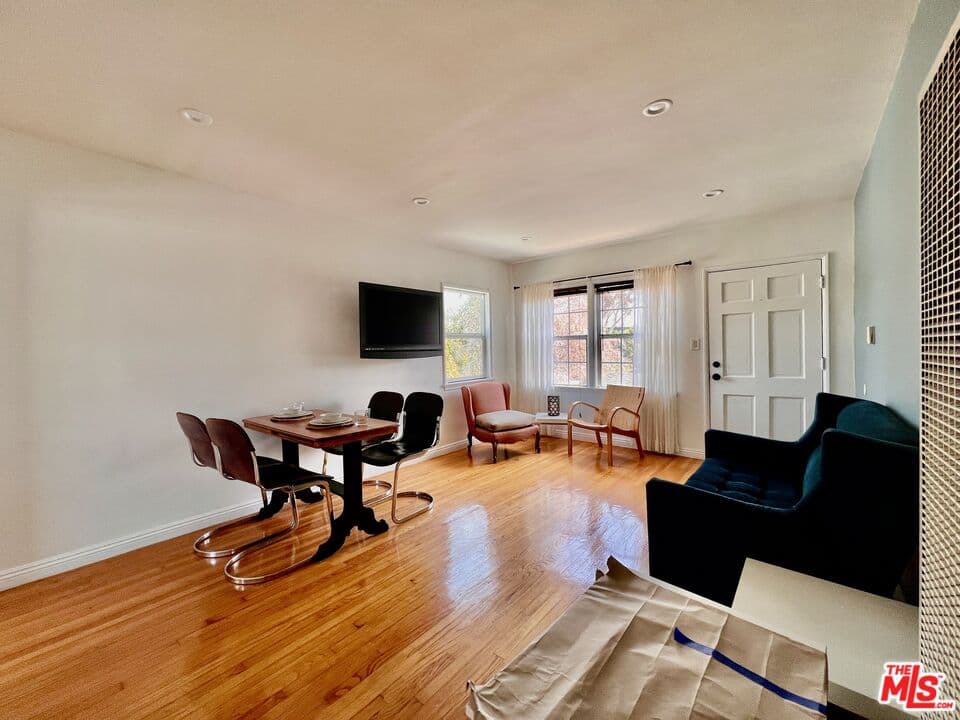 2 bd, 1 ba Apartment in Los Angeles, CA — $2,300/mo — photo 1