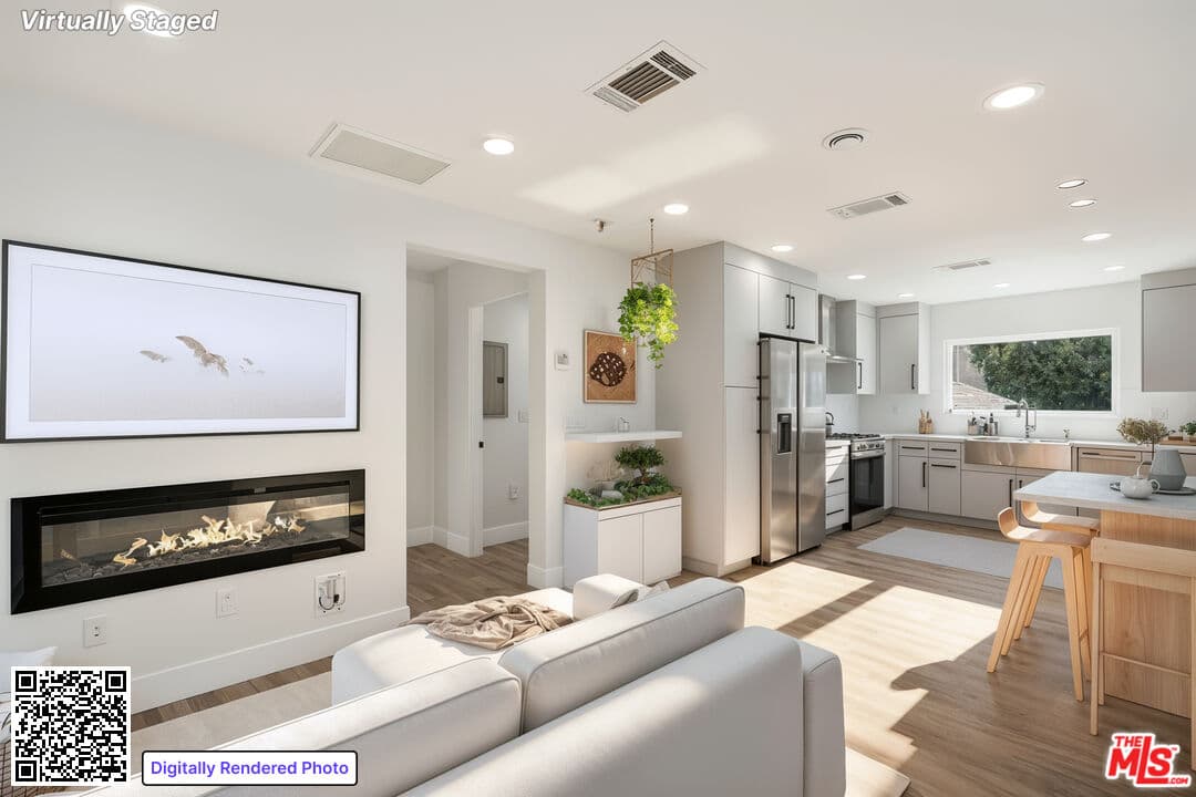 1 bd, 1 ba Townhouse in Los Angeles, CA — $2,595/mo — photo 1