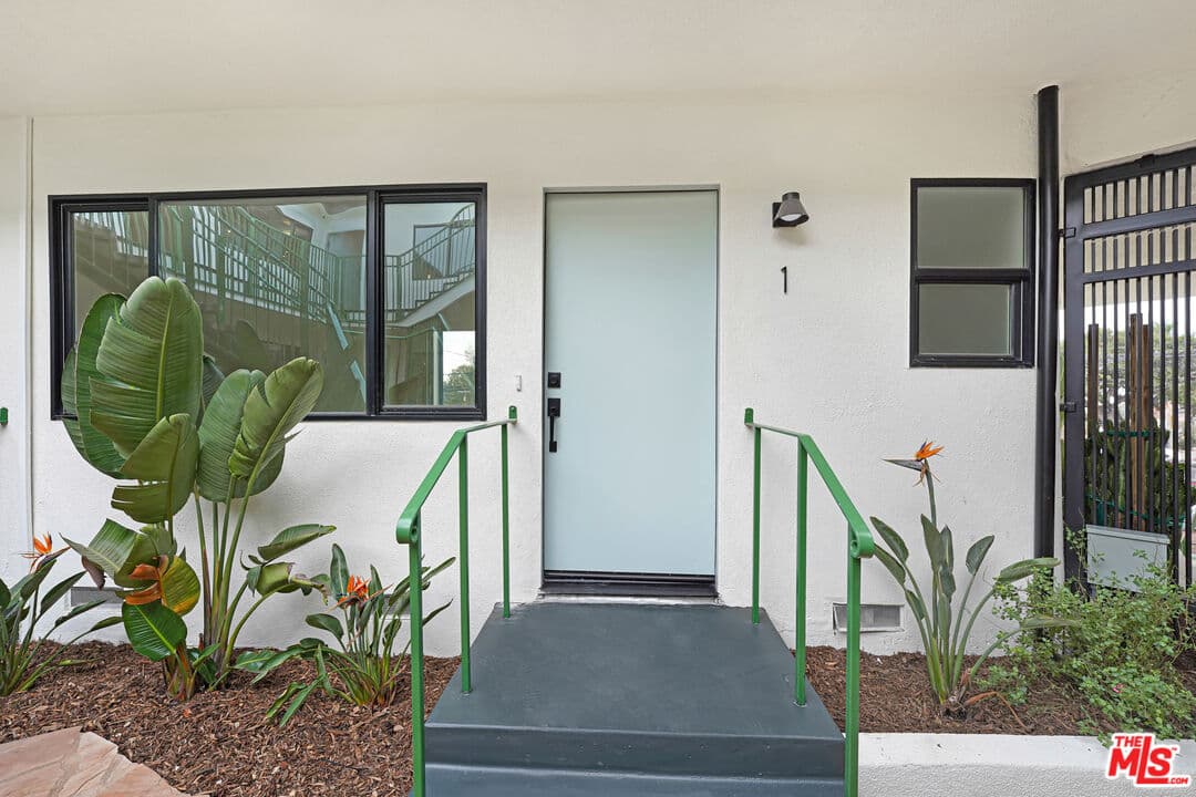 Studio, 1 ba Townhouse in Pacific Palisades, CA — $2,600/mo — photo 2
