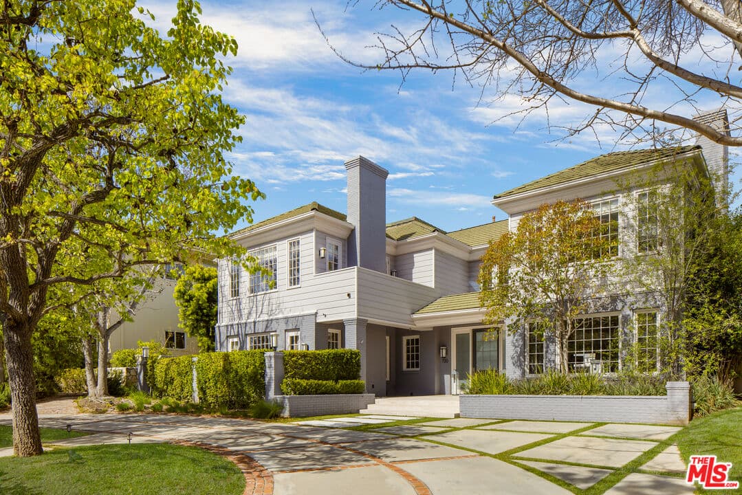 8 bd, 10 ba House in Beverly Hills, CA — $65,000/mo — photo 1