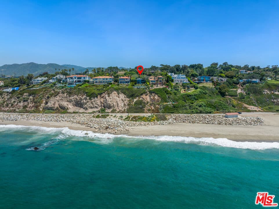 3 bd, 3 ba House in Malibu, CA — $40,000/mo — photo 1