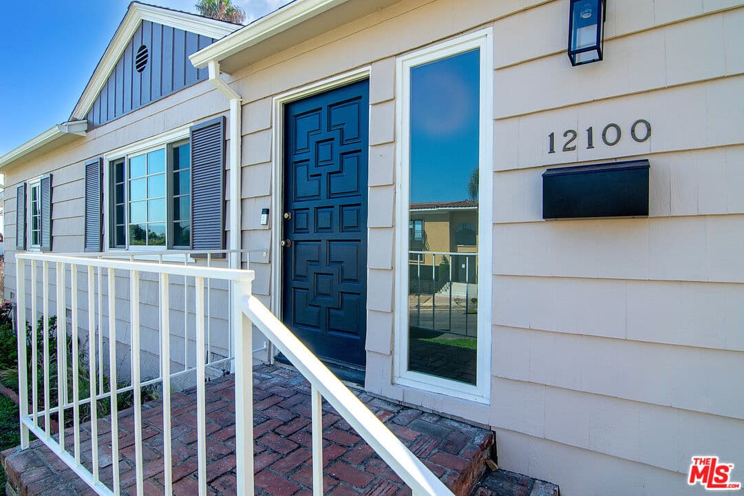 3 bd, 2 ba House in Los Angeles, CA — $9,000/mo — photo 2