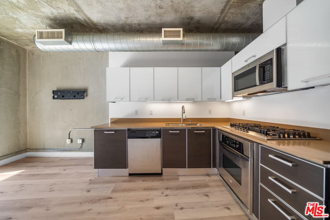 1 bd, 1 ba Condo in Los Angeles, CA — $2,175/mo — photo 2