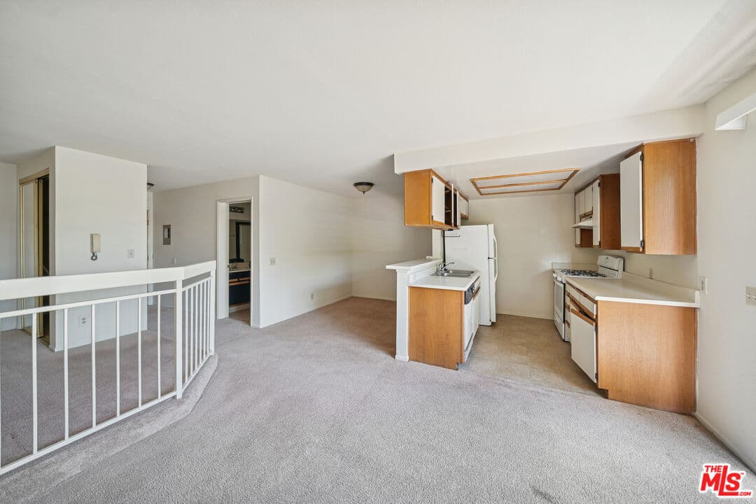 Studio, 1 ba Apartment in Los Angeles, CA — $1,695/mo — photo 2
