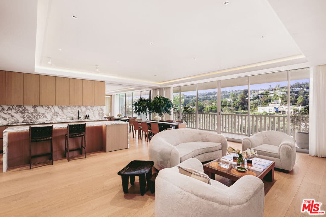 1 bd, 2 ba Condo in West Hollywood, CA — $16,000/mo — photo 2