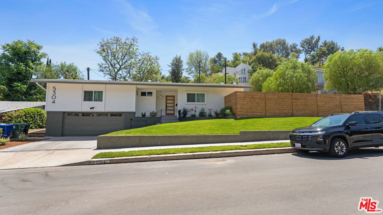 3 bd, 2 ba House in Los Angeles, CA — $5,895/mo — photo 1