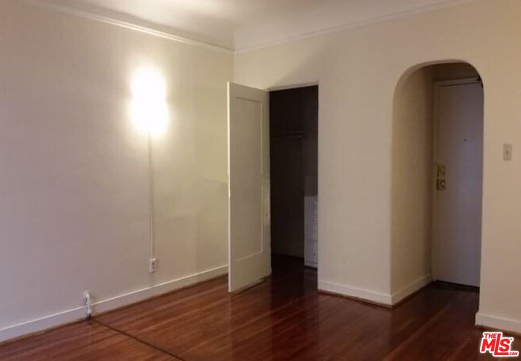 Studio, 1 ba Apartment in Los Angeles, CA — $1,650/mo — photo 2