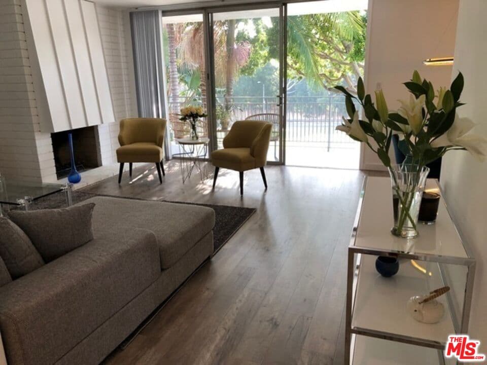 3 bd, 2 ba Apartment in Beverly Hills, CA — $6,695/mo — photo 1