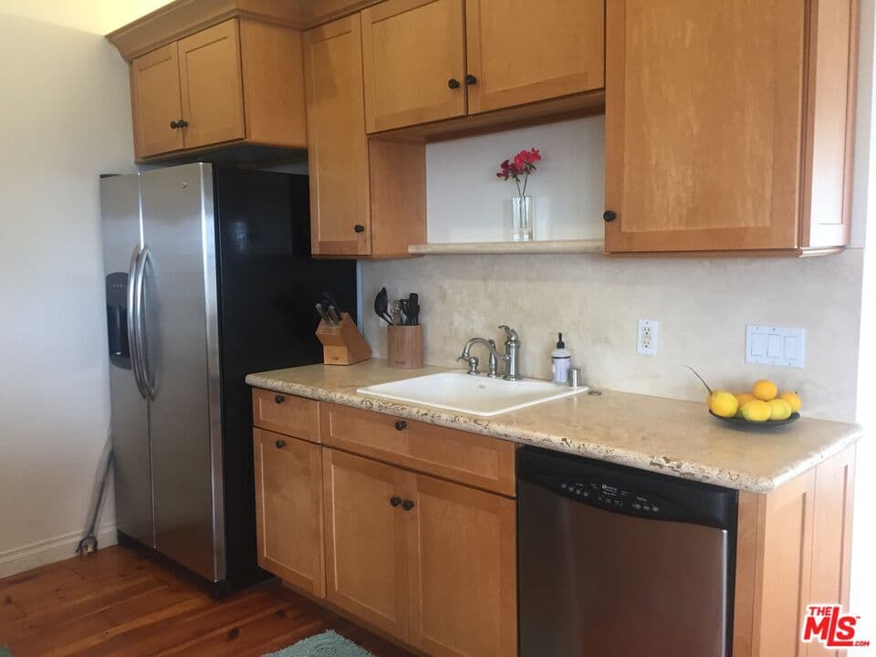 2 bd, 1 ba Townhouse in Malibu, CA — $5,350/mo — photo 2