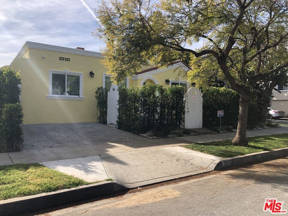 3 bd, 1 ba House in Beverly Hills, CA — $6,500/mo — photo 2