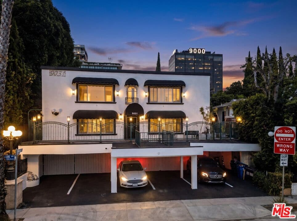 Studio, 1 ba Condo in West Hollywood, CA — $1,749/mo — photo 1