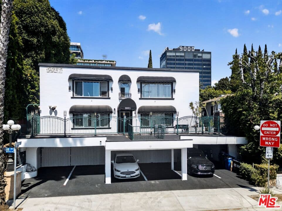 Studio, 1 ba Condo in West Hollywood, CA — $1,749/mo — photo 2
