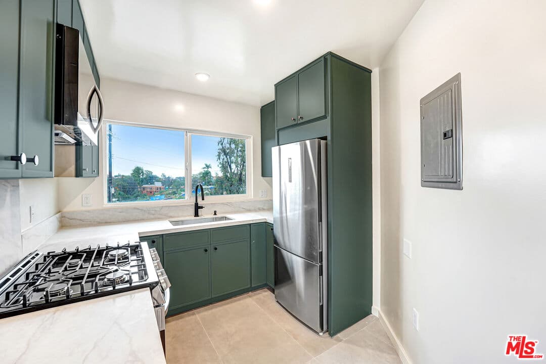 1 bd, 1 ba Townhouse in Pacific Palisades, CA — $3,850/mo — photo 1