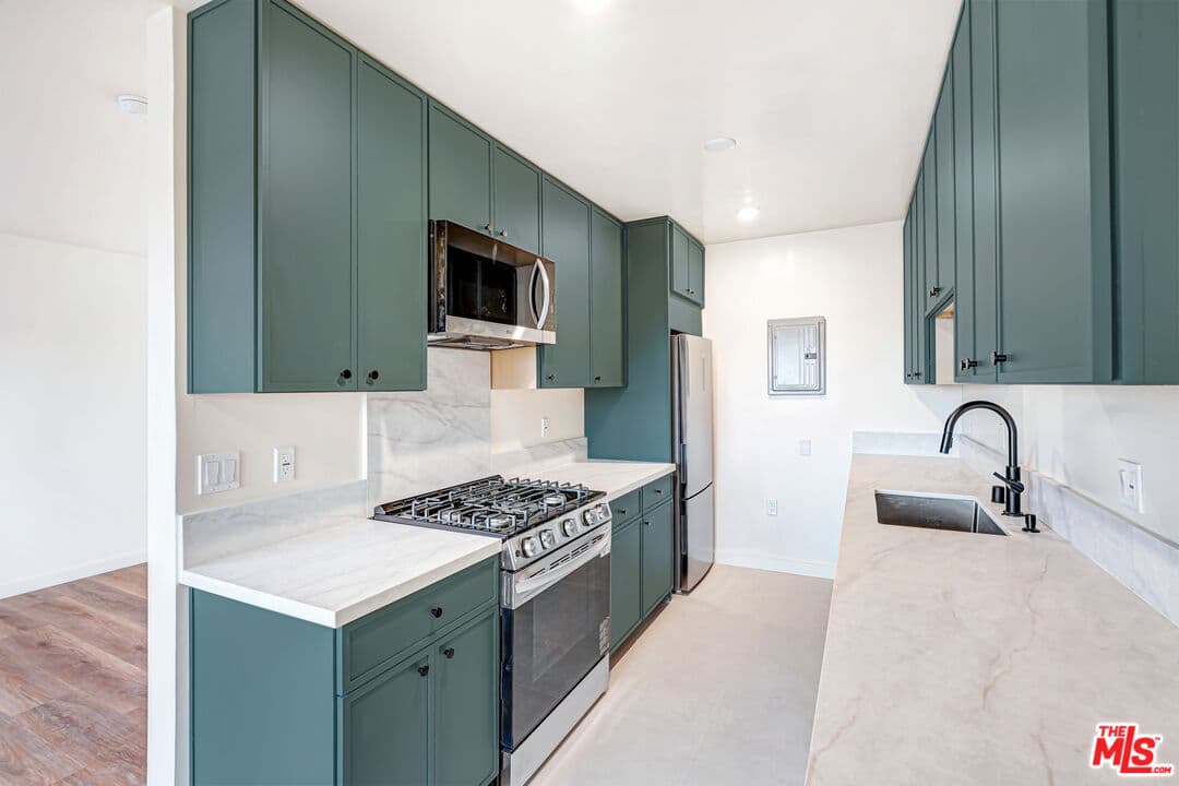 1 bd, 1 ba Townhouse in Pacific Palisades, CA — $3,900/mo — photo 2