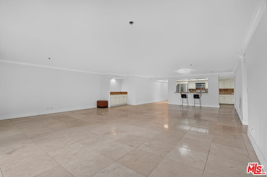 3 bd, 4 ba Townhouse in Los Angeles, CA — $6,995/mo — photo 2