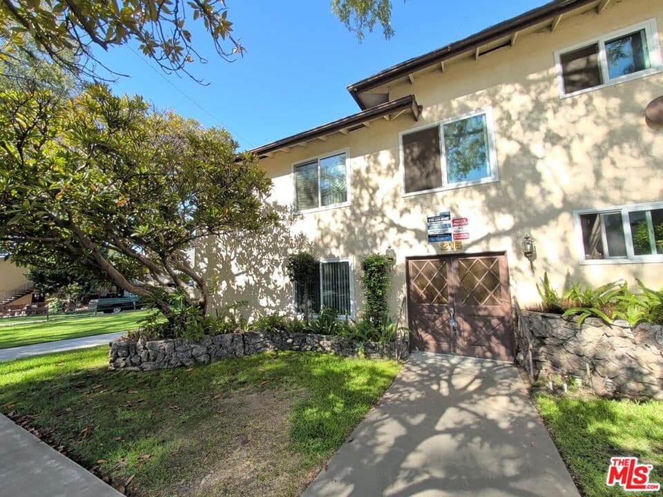 2 bd, 1 ba Apartment in Monrovia, CA — $2,500/mo — photo 2