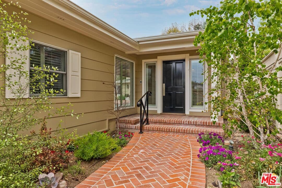 3 bd, 4 ba House in Burbank, CA — $9,300/mo — photo 1