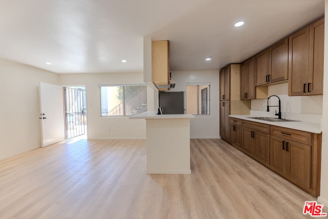 2 bd, 1 ba Townhouse in Los Angeles, CA — $2,950/mo — photo 1