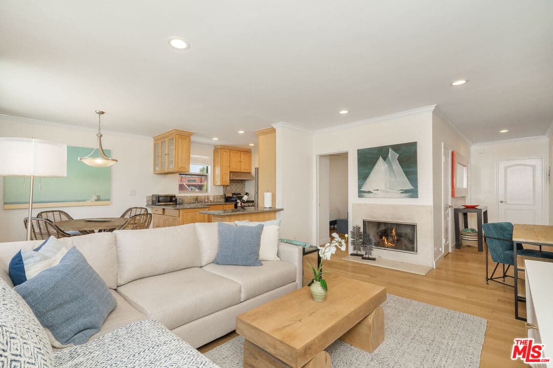 2 bd, 1 ba Condo in Santa Monica, CA — $5,900/mo — photo 1