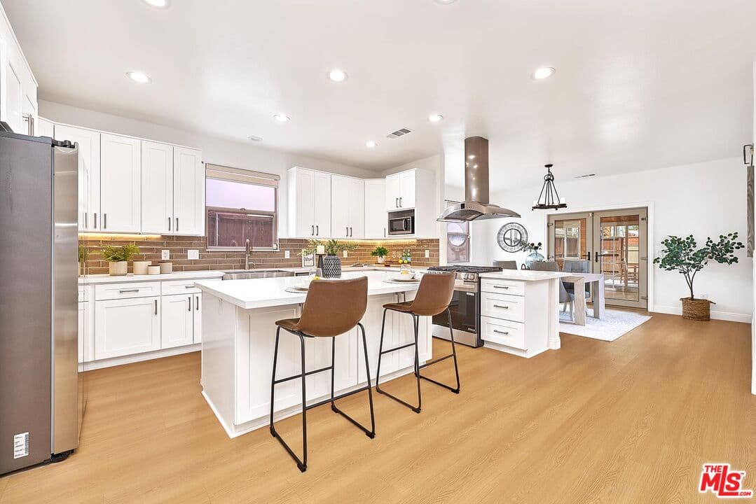 4 bd, 4 ba House in Los Angeles, CA — $9,000/mo — photo 2