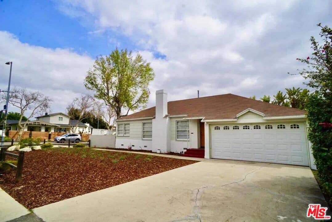 2 bd, 1 ba House in Los Angeles, CA — $3,700/mo — photo 2