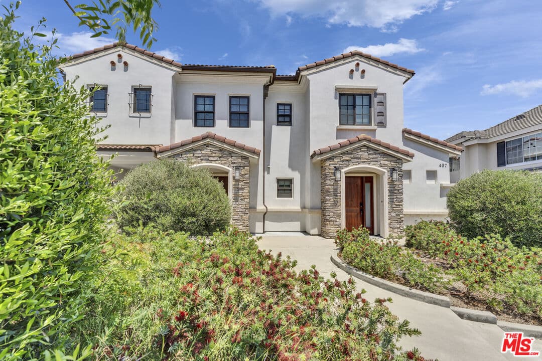 3BR Townhouse in Arcadia — $4,200/mo