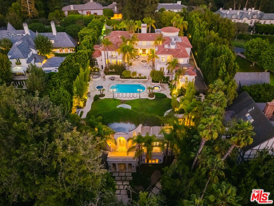 8 bd, 20 ba House in Los Angeles, CA — $150,000/mo — photo 1