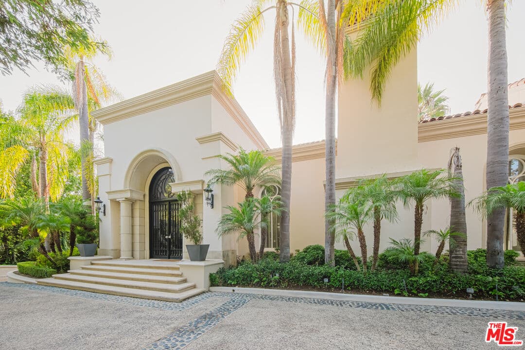 8 bd, 20 ba House in Los Angeles, CA — $150,000/mo — photo 2