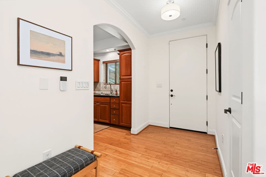 2 bd, 2 ba Condo in Los Angeles, CA — $4,500/mo — photo 2