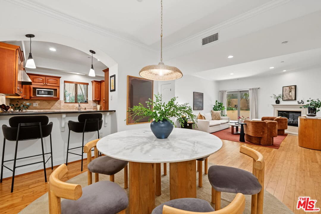 2 bd, 2 ba Condo in Los Angeles, CA — $4,500/mo — photo 1