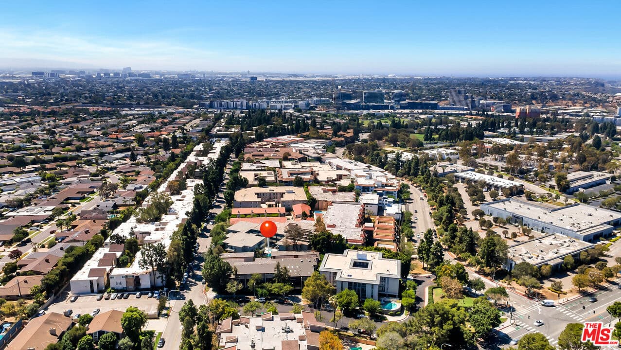2 bd, 1 ba Townhouse in Culver City, CA — $3,100/mo — photo 1