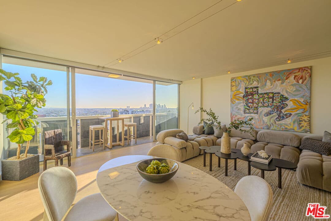 2 bd, 3 ba Condo in West Hollywood, CA — $12,995/mo — photo 2