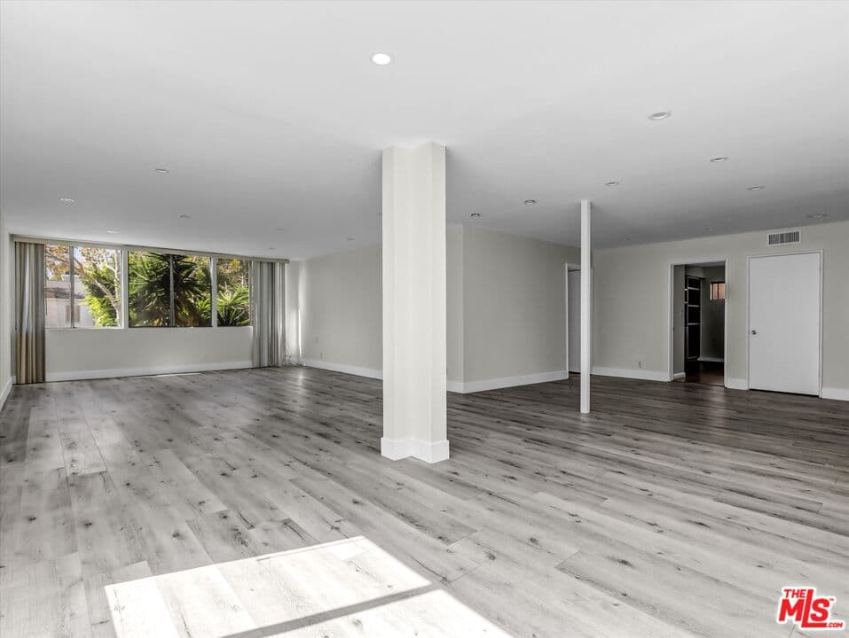 3 bd, 2 ba Condo in Beverly Hills, CA — $5,800/mo — photo 2