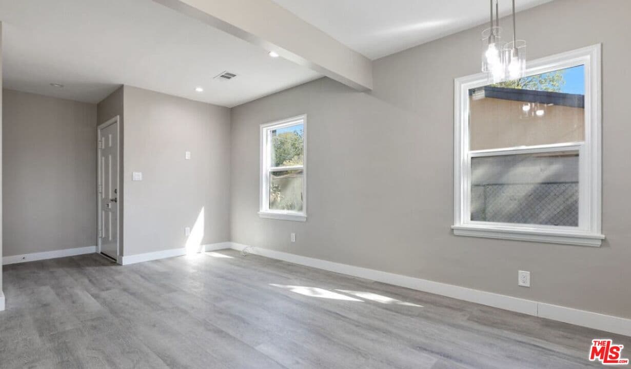 3 bd, 1 ba Townhouse in North Hills, CA — $2,895/mo — photo 2