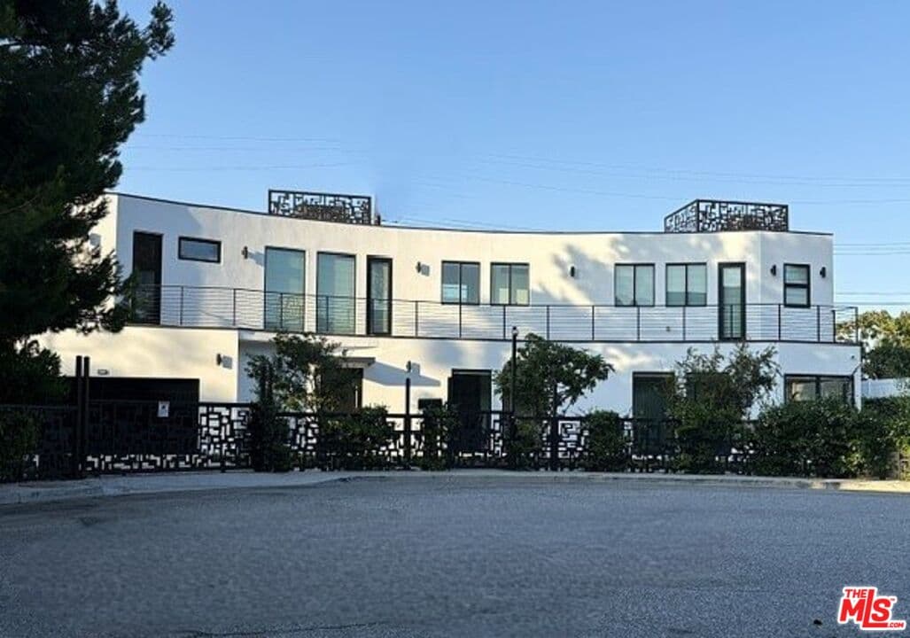 4 bd, 6 ba House in Culver City, CA — $15,000/mo — photo 1